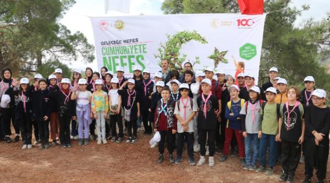 Denizli'de 100. Yıl Cumhuriyet Ormanına 49 bin 655 fidan dikildi