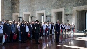 Ege Üniversitesi heyeti, Cumhuriyet'in 100. yılında Atatürk'ün huzurunda