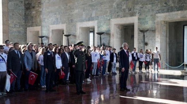 Ege Üniversitesi heyeti, Cumhuriyet'in 100. yılında Atatürk'ün huzurunda