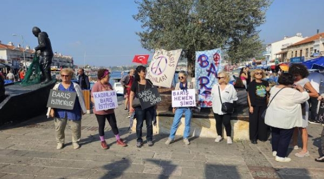 Foçalı kadınlardan Gazze için yürüyüş ve sessiz İsrail protestosu