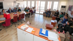 Gaziemir'de Başkan Arda'dan öğretmenlere özel armağan