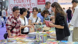 İZKİTAP kitapseverlerin buluşma noktası oldu