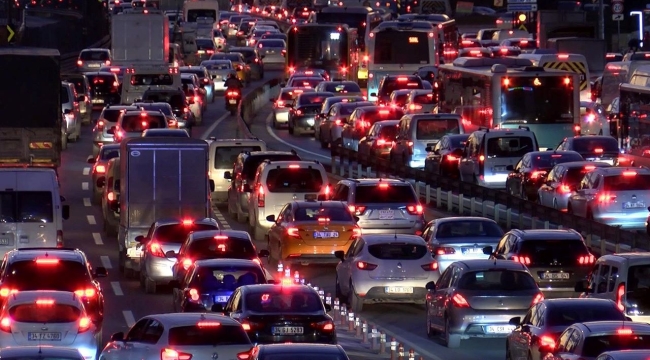 İzmir'de trafikteki araç sayısı 1 milyon 774 bin oldu