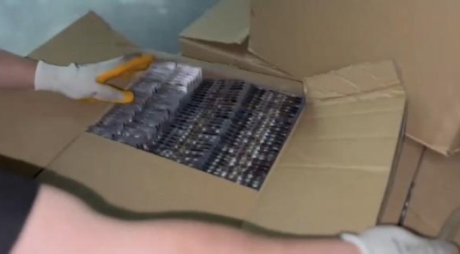 İzmir'de 117 bin adet uyuşturucu hap ele geçirildi