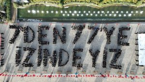 İzmir'de 1881 kişilik 10 Kasım koreografisi