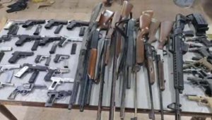 İzmir'de silah atölyesine operasyon: 2 gözaltı