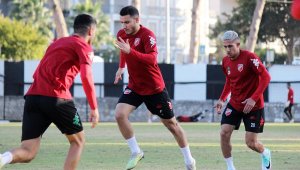 Karşıyaka kampa girdi