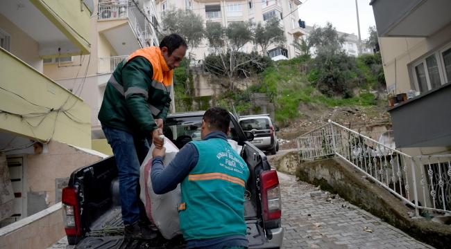 Kuşadası Belediyesi hem evleri hem de gönülleri ısıtıyor