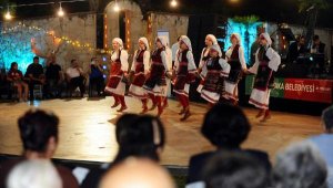 Makedon Müzik ve Folklor Festivali, Karşıyaka'da dostluk rüzgarları estirdi