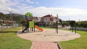 Marmaris'te parklara bakım