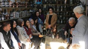 Öğretmenler, bakırcılık atölyesi etkinliğinde buluştu