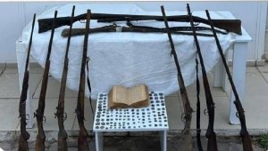 Otomobilden eski Kur'an-ı Kerim, sikke ve 9 tüfek çıktı