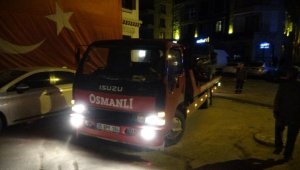 Otomobilin sıkıştırdığı yayanın bacağı koptu