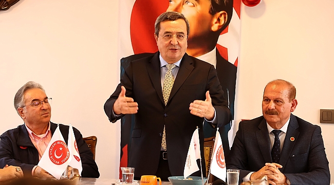 Başkan Batur, adaylık sürecini değerlendirdi: "Belediyecilik tecrübem var, İzmirli beni tanıyor."