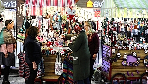 Bayraklılı kadınlardan yeni yıl sergisi