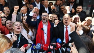 Buğra Gökce, İzmir Büyükşehir aday adaylığını resmen duyurdu!