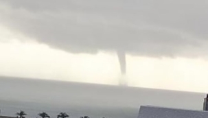 Çeşme açıklarında hortum görüldü