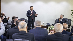 İzmir Esnaf Odası: Başkan Batur'un yanındayız