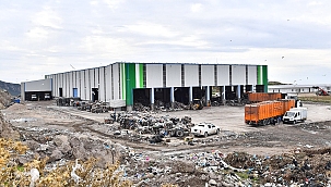 İzmir'in çöpünden hem elektrik hem de yakıt elde ediliyor