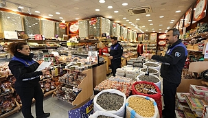 Menderes zabıtasından yılbaşı denetimleri