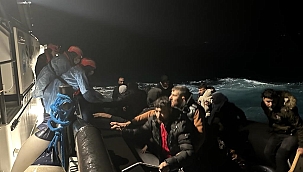 Ölümle burun buruna umut yolculuğu: 324 göçmen karaya çıkartıldı