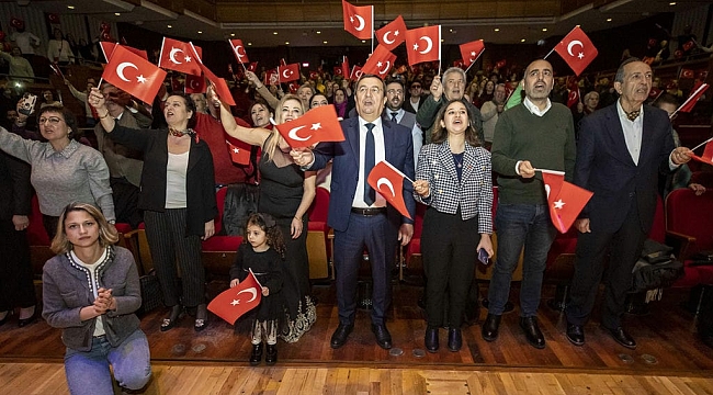 Başkan Batur : "İzmir her zaman Cumhuriyetin, özgürlüğün meşalesidir"