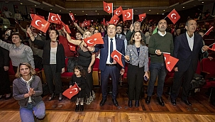 Başkan Batur : "İzmir her zaman Cumhuriyetin, özgürlüğün meşalesidir"