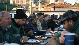 Başkan Ömer Günel güne emekçi personeliyle kahvaltı yaparak başladı