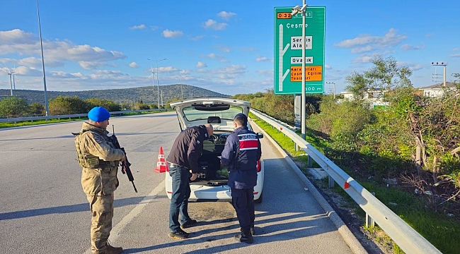 Çeşme'de jandarmadan sıkı denetim