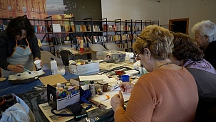 Efes Selçuk'ta kadınlar sanatla üreterek güçleniyor