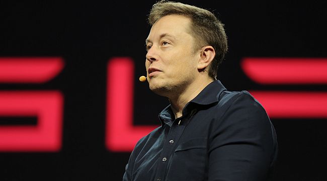 Elon Musk "Neuralink'in beyin çipi ilk kez bir insana yerleştirildi"