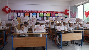 İzmir'de 784 bin öğrenci karne heyecanı yaşadı