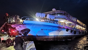 İzmir'de Konak-Bostanlı vapuru iskeleye çarptı