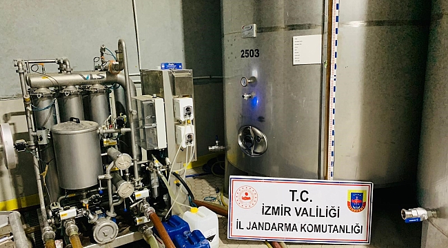İzmir'de 6 bin litre kaçak etil alkol ele geçirildi