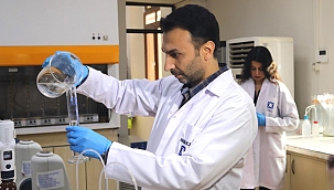 İZSU, İzmir'in su kalitesini akredite laboratuvarında test ediyor