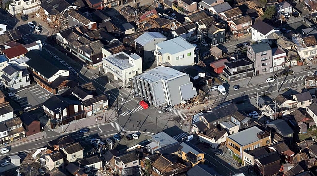 Japonya'da 7,6 büyüklüğünde deprem: Ölü sayısı artıyor