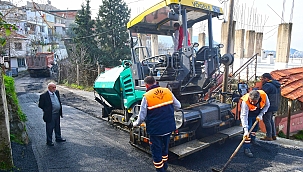 Karabağlar Belediyesi 2023'te 20 bin tondan fazla asfalt serildi