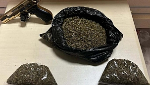 Konak polisinden zehir tacirlerine baskın: 4 gözaltı