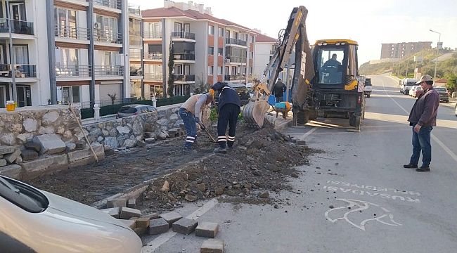 Kuşadası Belediyesi ekiplerinden 7/24 yol mesaisi