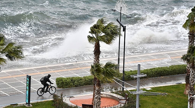 Meteoroloji'den İzmir için şiddetli 'fırtına' uyarısı!