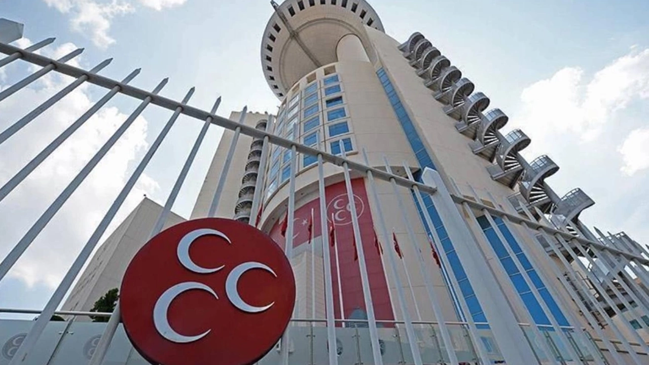 MHP 55 ilçe belediye başkan adayını açıkladı