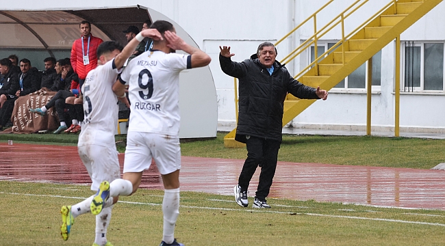 Yılmaz Vural yönetimindeki Menemen FK, zirveye oynuyor