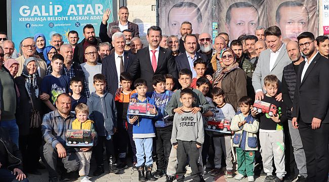 AK Partili Kırkpınar Kemalpaşa'da vatandaşlarla bir araya geldi