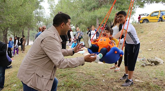 Başkan Günel küçük hemşehrilerinin gönlünde taht kurdu