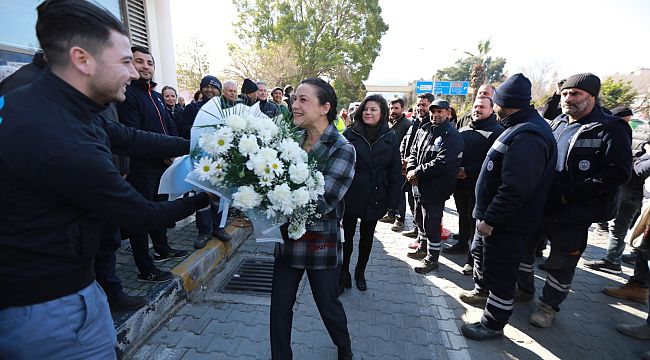 Belediye emekçileri Filiz Başkan'ı alkışlarla karşıladı