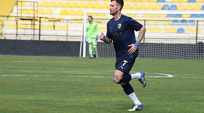 Bucaspor 1928'de Ömer Şişmanoğlu golle tanıştı