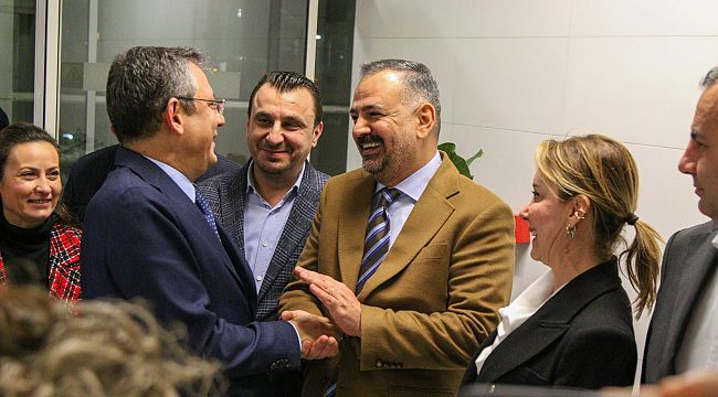 CHP Genel Başkanı Özgür Özel İzmir'de 