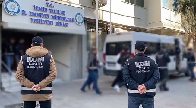 İzmir'de FETÖ şüphelilerine operasyon