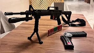 İzmir'de huzur uygulamasında 'Bixi' otomatik tüfek ele geçirildi 