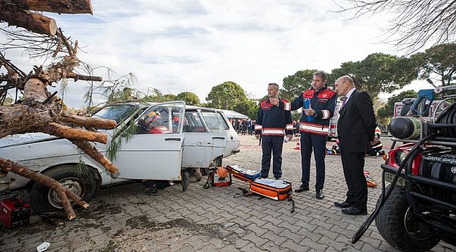 İzmir itfaiyesinin özel donanımlı ambulansları hayat kurtaracak